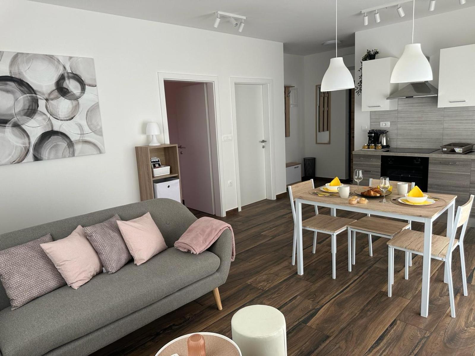 Apartments Harmony Hills Pula Exterior foto